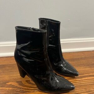 Women’s Pointed Toe Booties